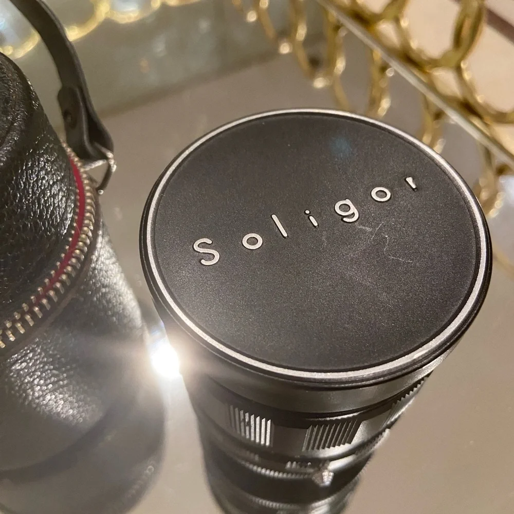 Soligor lens with black leather case included - Picture 3 of 11
